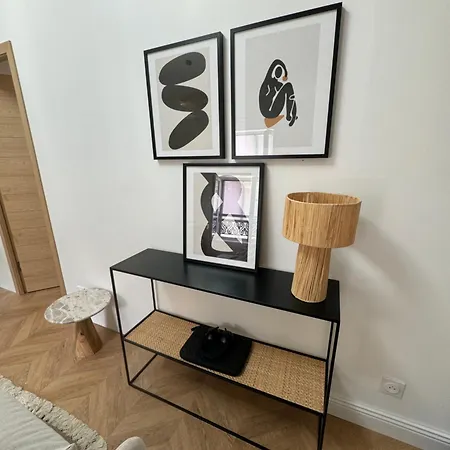 La Halte Des Arenes De - Minimaliste - Ecusson Apartment