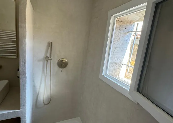 La Halte Des Arenes De - Minimaliste - Ecusson Daire Nîmes