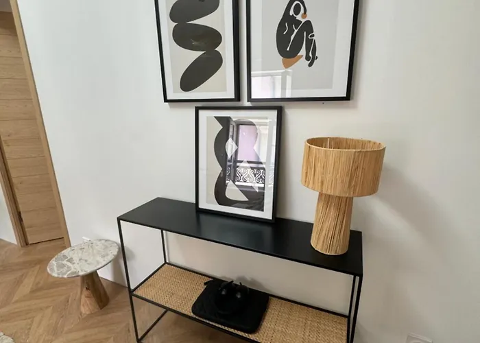 La Halte Des Arenes De - Minimaliste - Ecusson Apartment